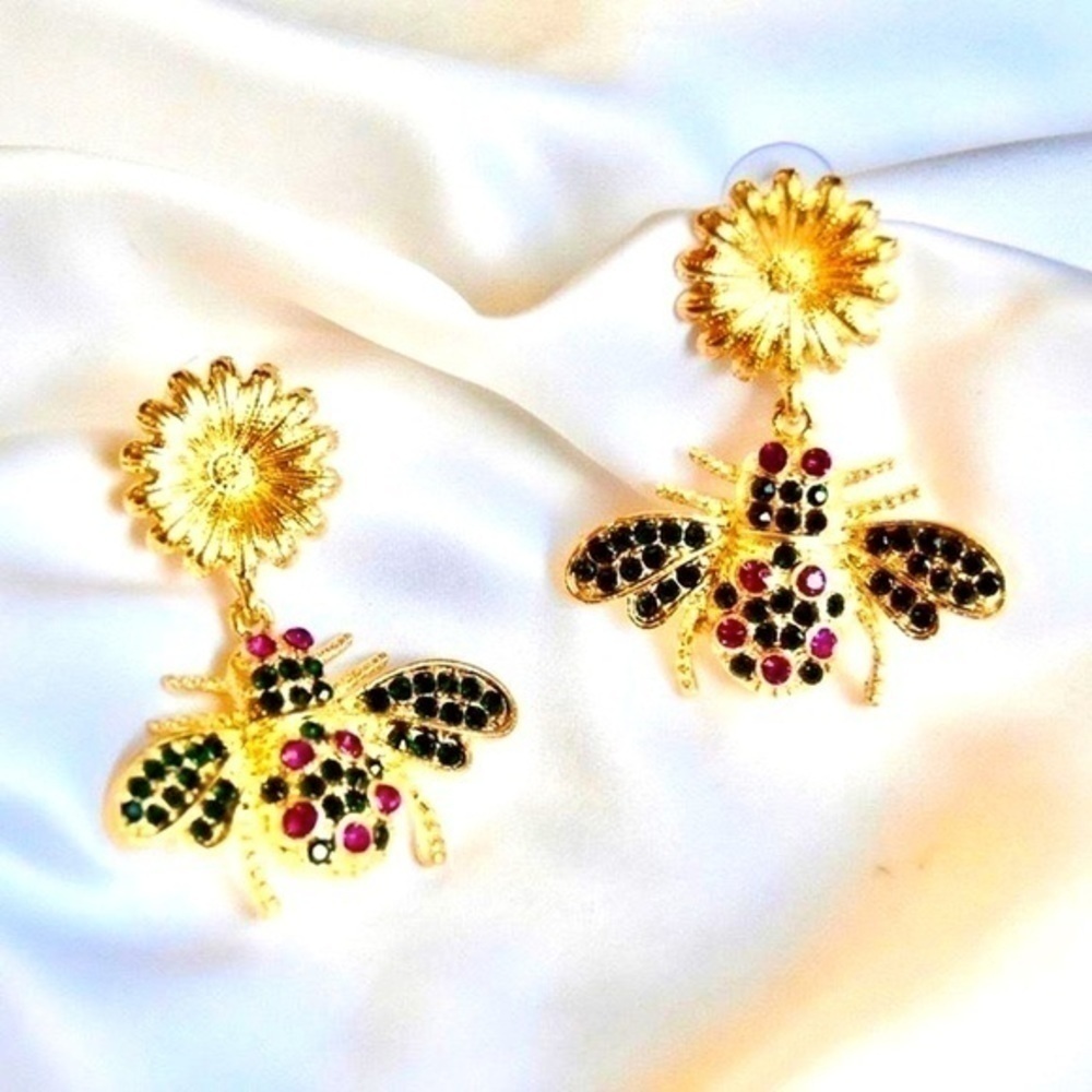 Insect Earrings - Picture 2 of 4